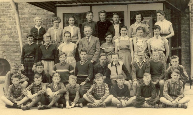 Schoolfoto ULO Molenberg 1952 - 1953.jpg